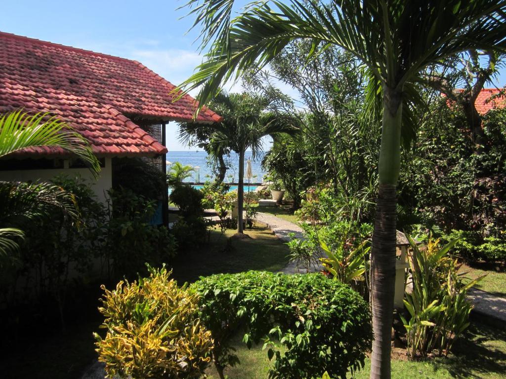 Kembali Beach Bungalows Амед Экстерьер фото